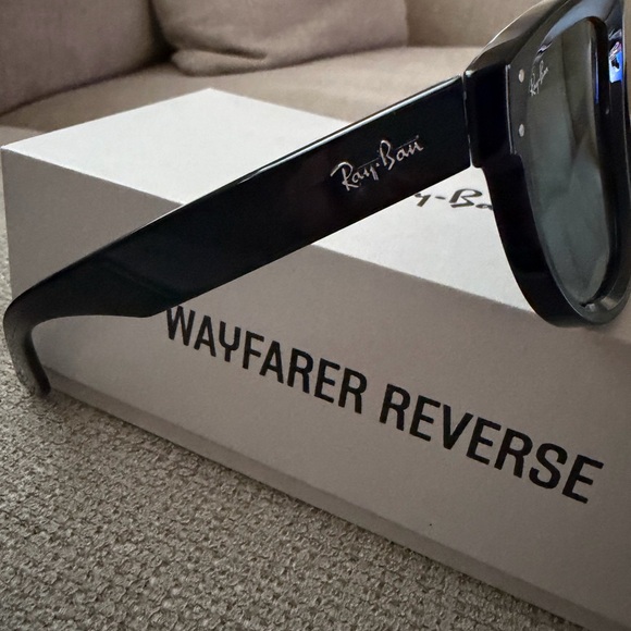 Ray-Ban Wayfarer Reverse Sunglasses with Black Case - Picture 2 of 7